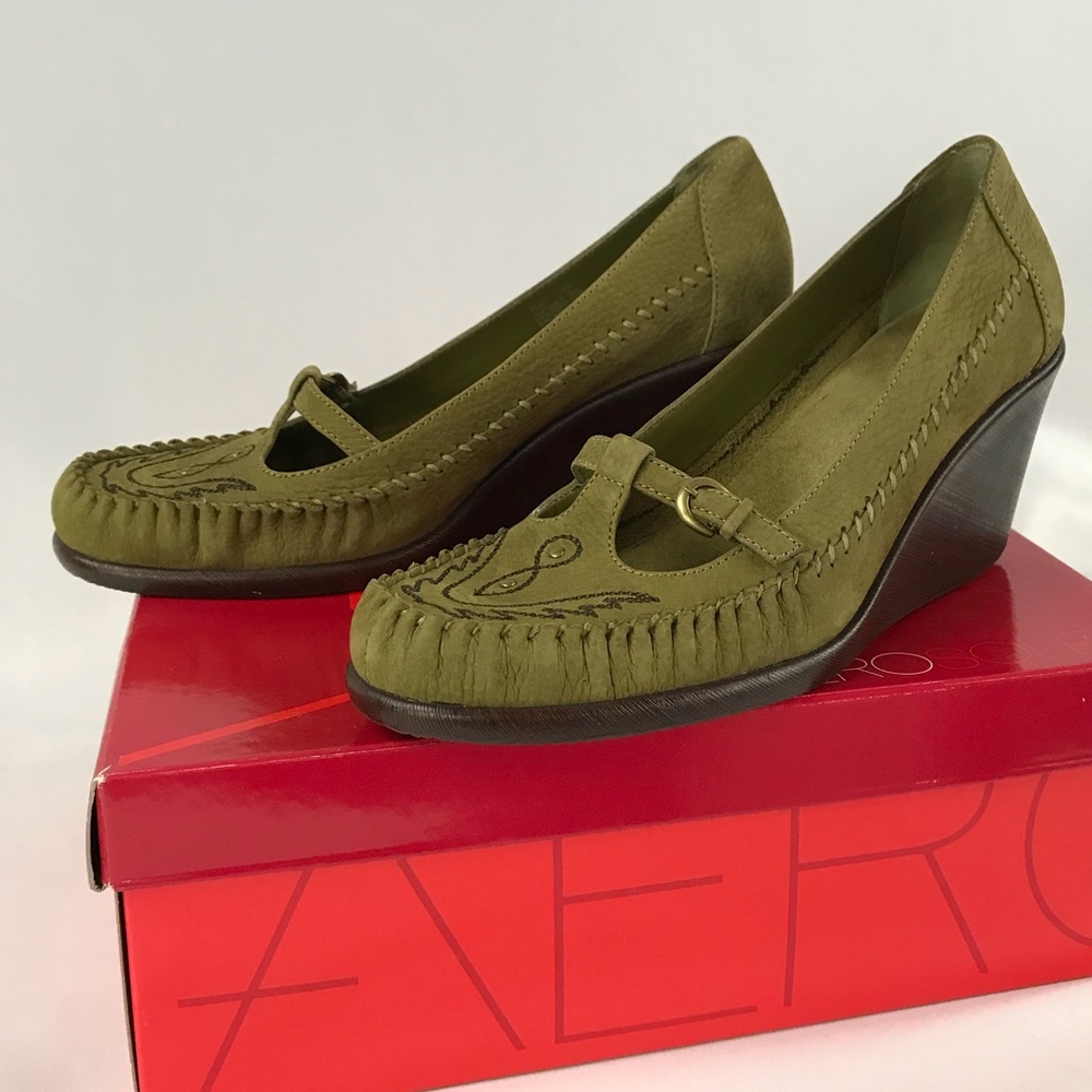 Aerosoles Suede Wedges Size 8